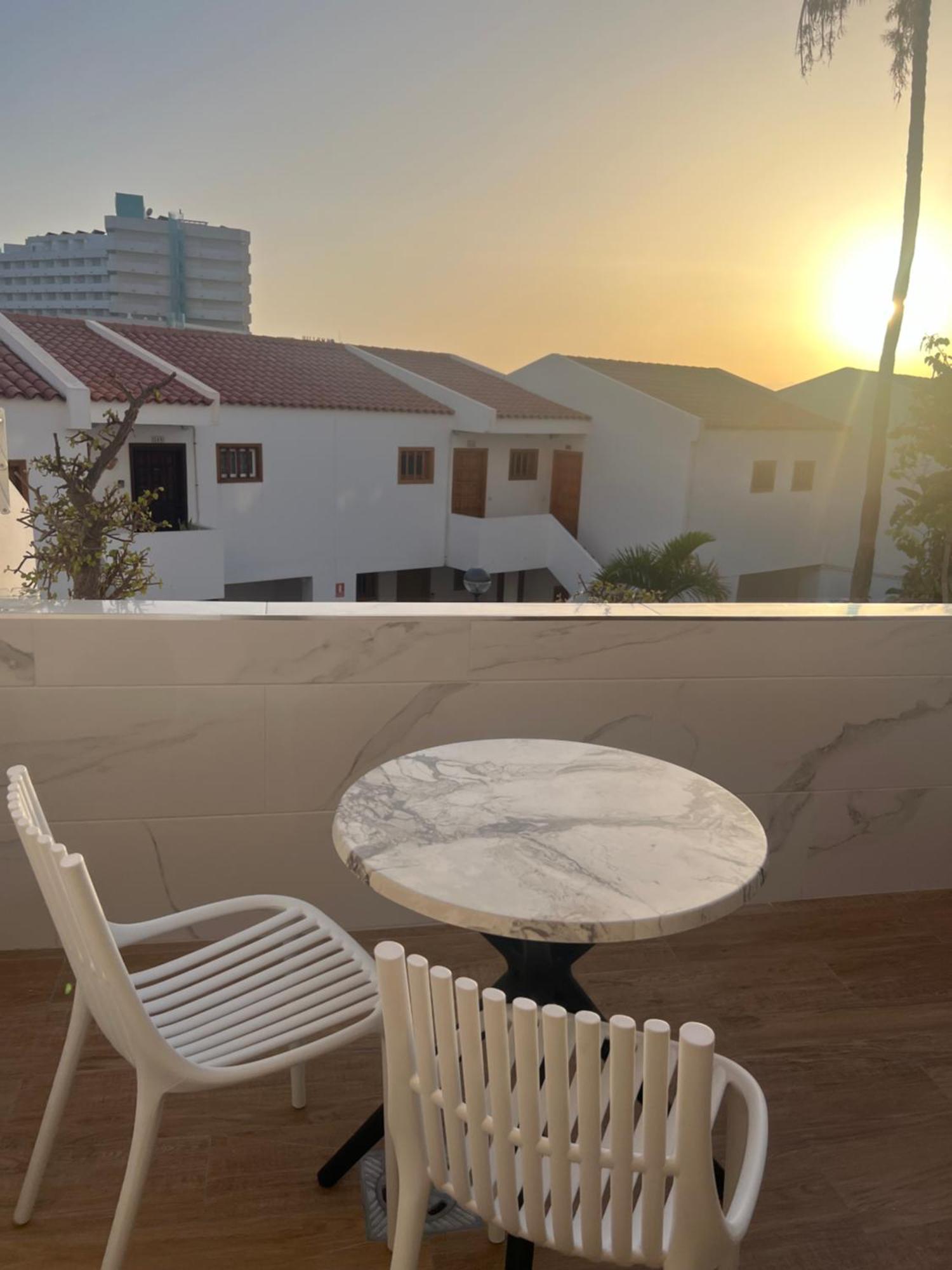 Garden City Apartment Privado Playa Feñabe Екстериор снимка